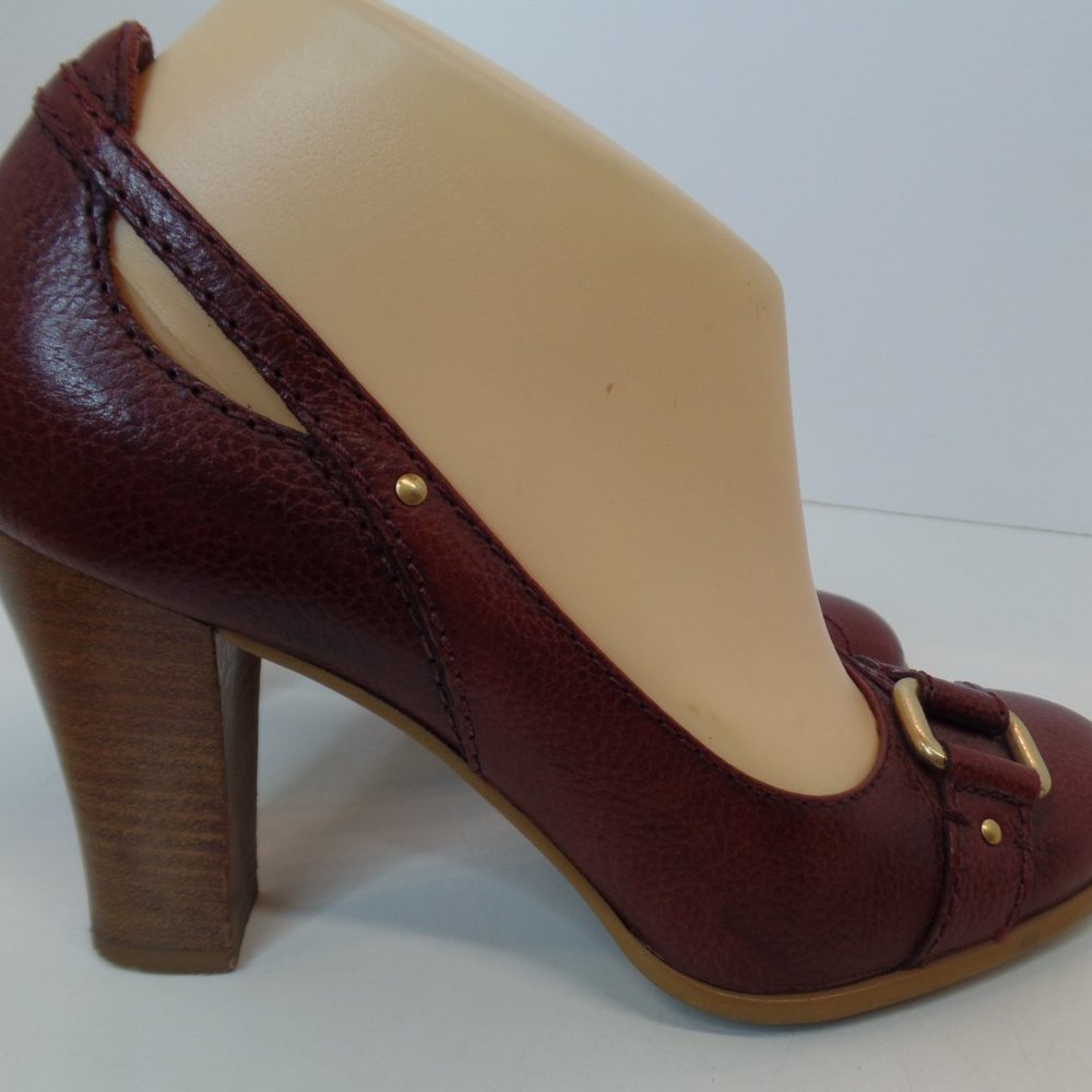 Franco Sarto  Burgundy Leather Heels With Attractive Goldtone Buckles Sz 8.5 - Picture 7 of 15